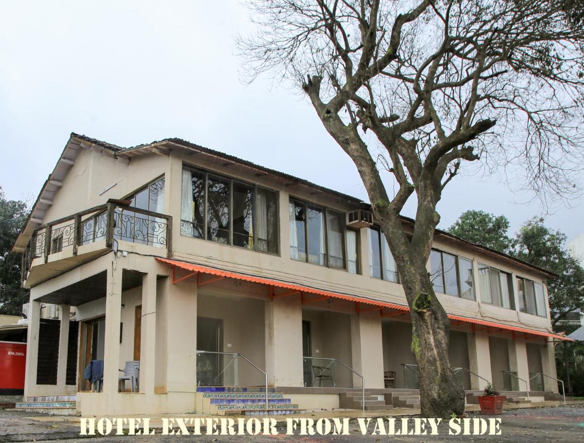 Hotel Girija Khandāla Extérieur photo